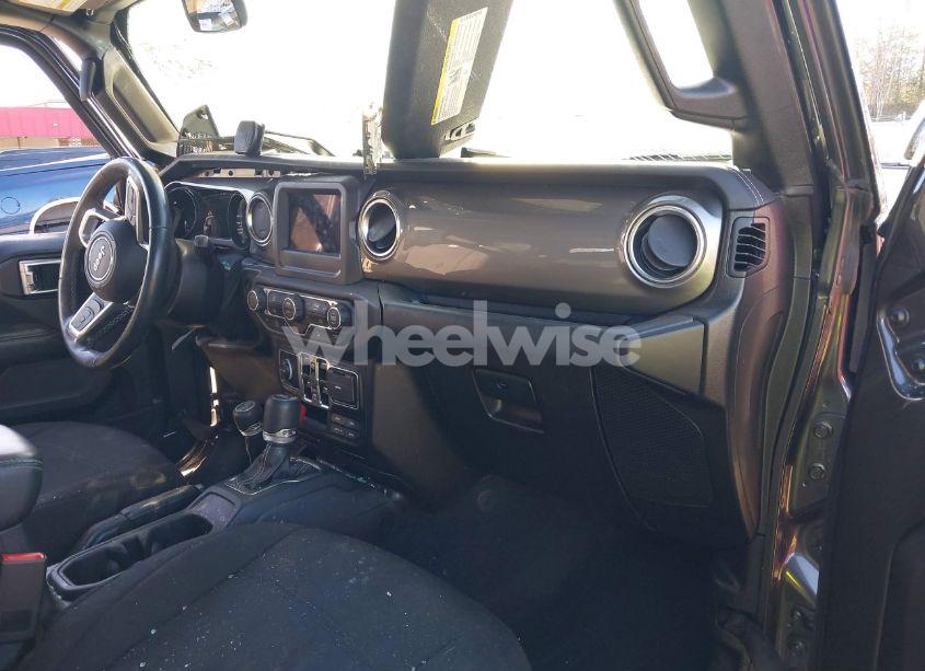 Photo 5 of 2019 Jeep Wrangler UNLIMITED SAHARA 4X4 (VIN 1C4HJXEG8KW621176)