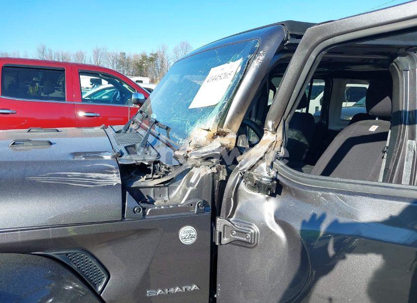 Photo 6 of 2019 Jeep Wrangler UNLIMITED SAHARA 4X4 (VIN 1C4HJXEG8KW621176)