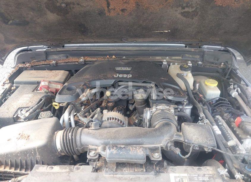 Photo 10 of 2019 Jeep Wrangler UNLIMITED SAHARA 4X4 (VIN 1C4HJXEG8KW627530)