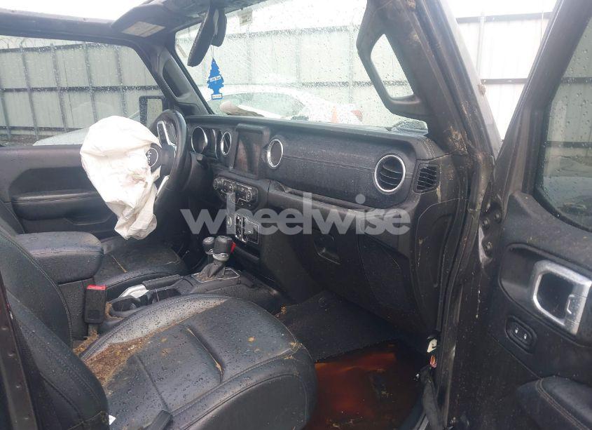 Photo 5 of 2019 Jeep Wrangler UNLIMITED SAHARA 4X4 (VIN 1C4HJXEG8KW627530)