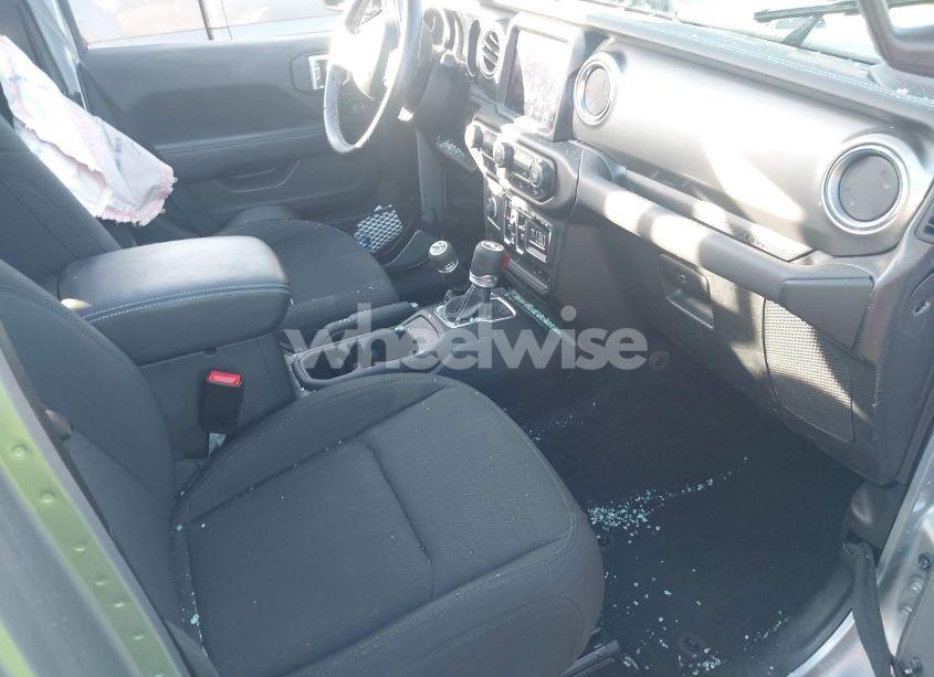 Photo 5 of 2021 Jeep Wrangler UNLIMITED SAHARA 4X4 (VIN 1C4HJXEG8MW576811)