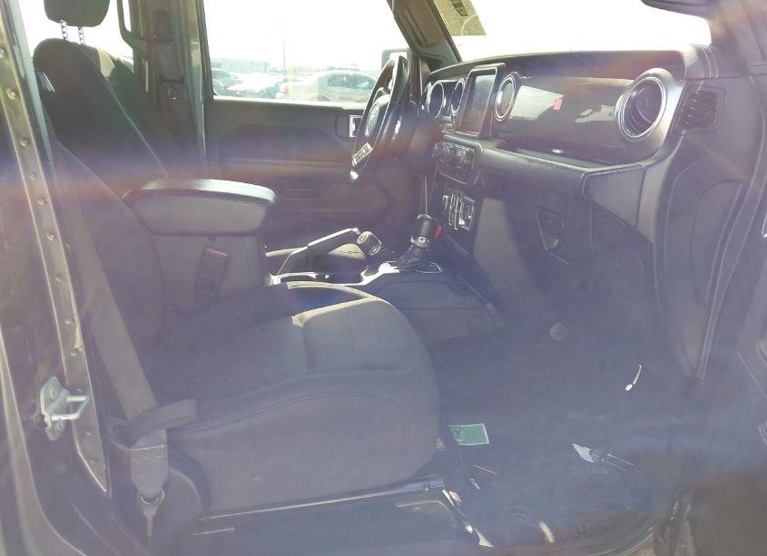 Photo 5 of 2022 Jeep Wrangler UNLIMITED SAHARA 4X4 (VIN 1C4HJXEG8NW206959)