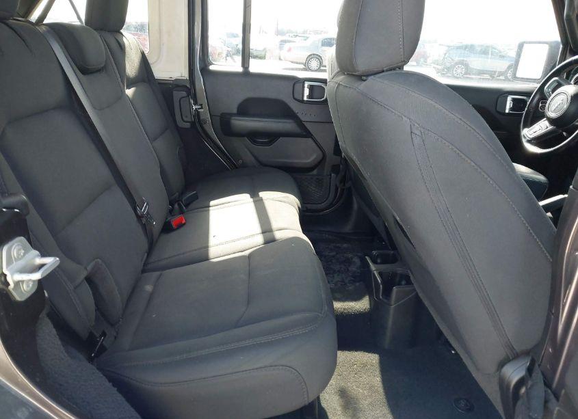 Photo 8 of 2022 Jeep Wrangler UNLIMITED SAHARA 4X4 (VIN 1C4HJXEG8NW206959)