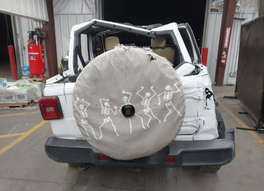 Photo 16 of 2018 Jeep Wrangler UNLIMITED SAHARA 4X4 (VIN 1C4HJXEG9JW209167)