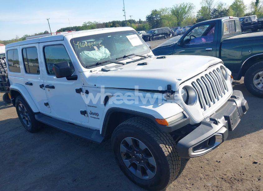 2018 Jeep Wrangler UNLIMITED SAHARA 4X4 (VIN 1C4HJXEG9JW227829) main photo
