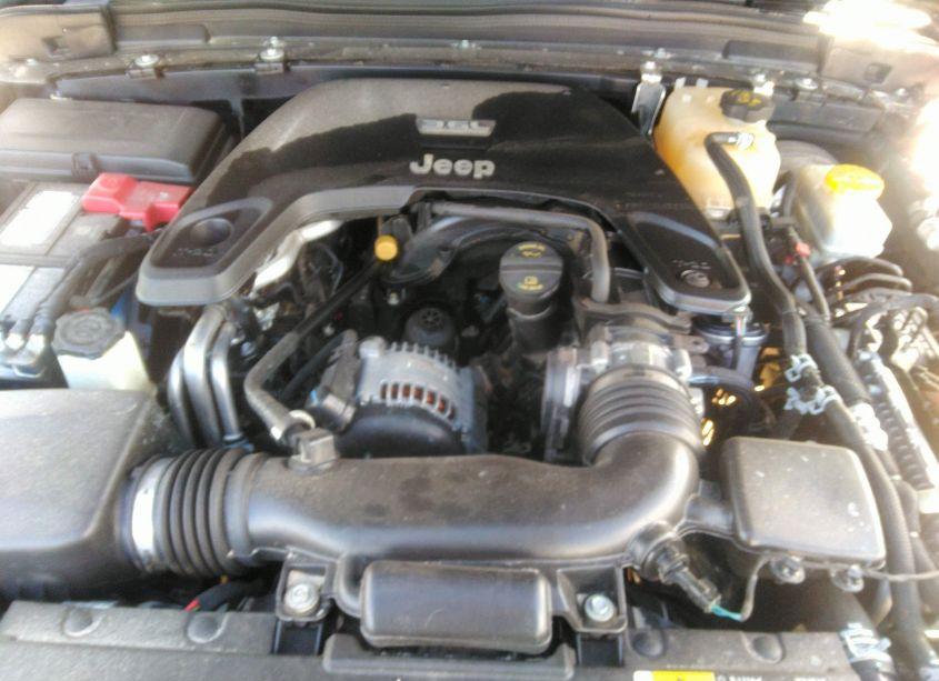 Photo 10 of 2019 Jeep Wrangler UNLIMITED SAHARA 4X4 (VIN 1C4HJXEG9KW525203)