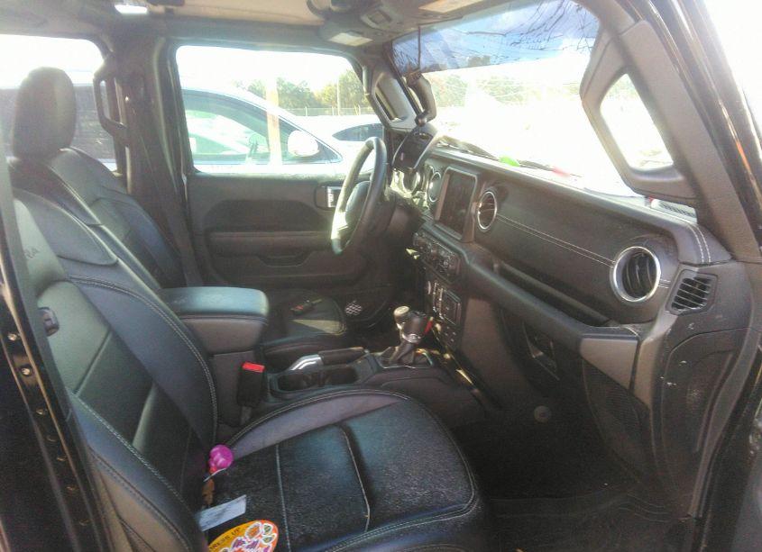 Photo 5 of 2019 Jeep Wrangler UNLIMITED SAHARA 4X4 (VIN 1C4HJXEG9KW525203)