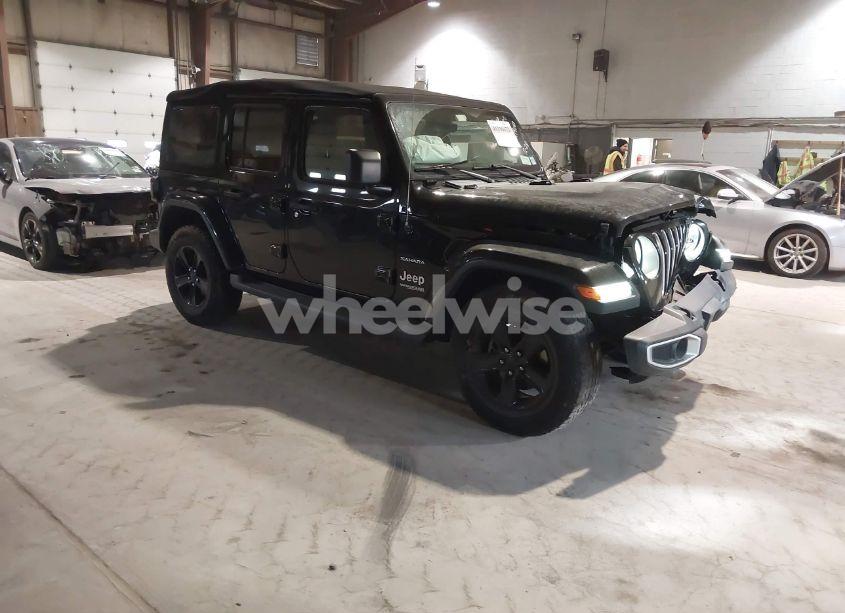 2019 Jeep Wrangler UNLIMITED SAHARA 4X4 (VIN 1C4HJXEG9KW579682) main photo