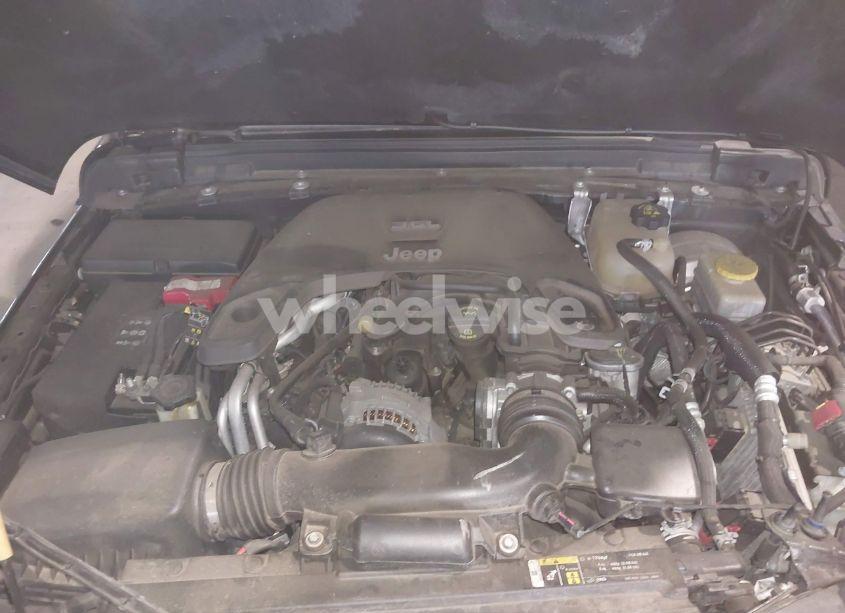 Photo 10 of 2019 Jeep Wrangler UNLIMITED SAHARA 4X4 (VIN 1C4HJXEG9KW579682)