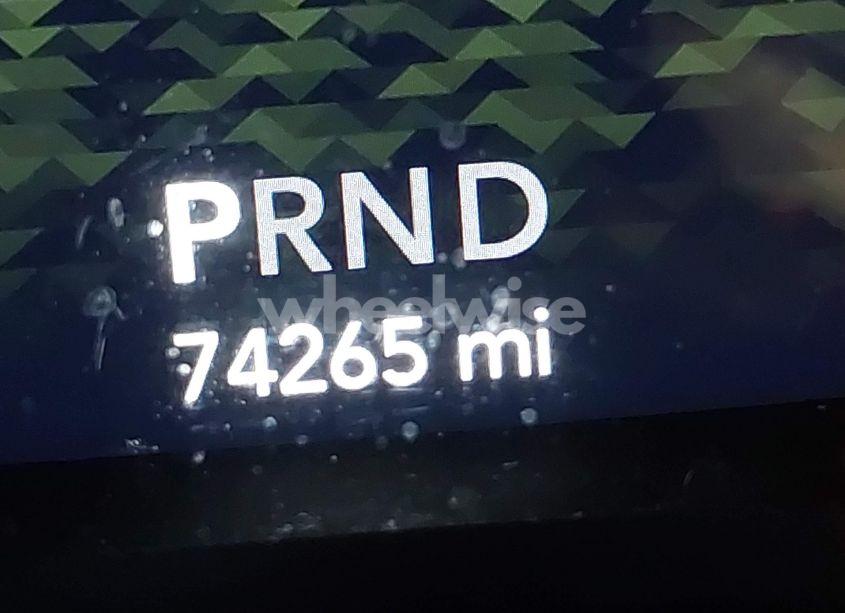 Photo 15 of 2019 Jeep Wrangler UNLIMITED SAHARA 4X4 (VIN 1C4HJXEG9KW579682)