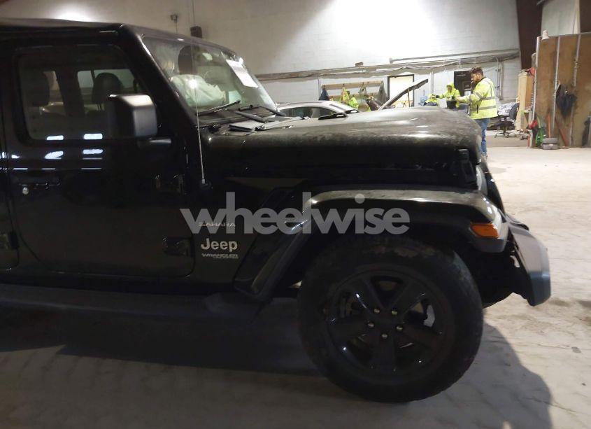 Photo 18 of 2019 Jeep Wrangler UNLIMITED SAHARA 4X4 (VIN 1C4HJXEG9KW579682)