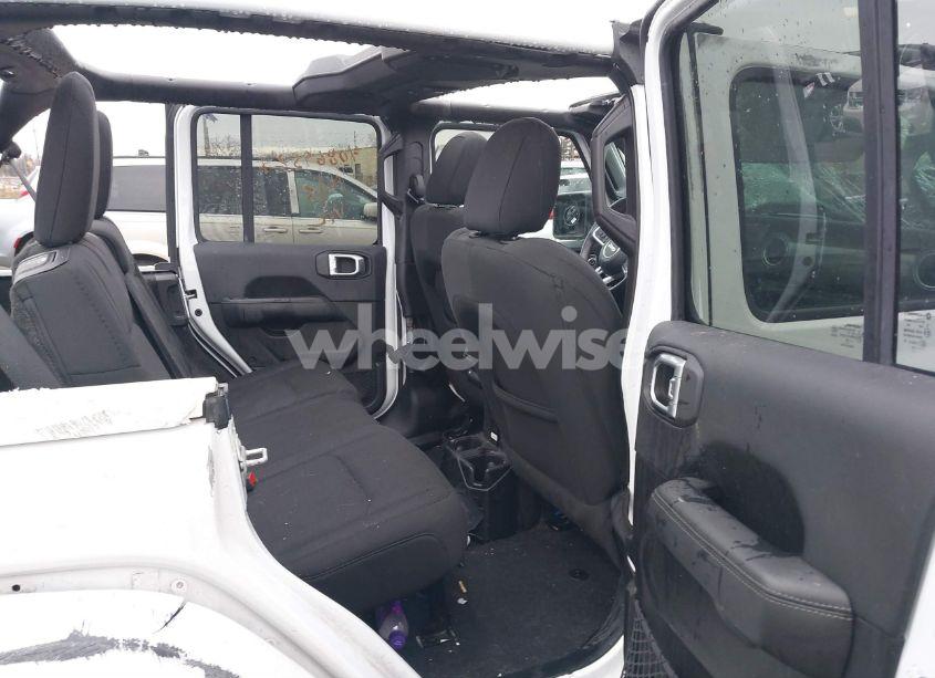 Photo 8 of 2019 Jeep Wrangler UNLIMITED SAHARA (VIN 1C4HJXEGXKW589329)