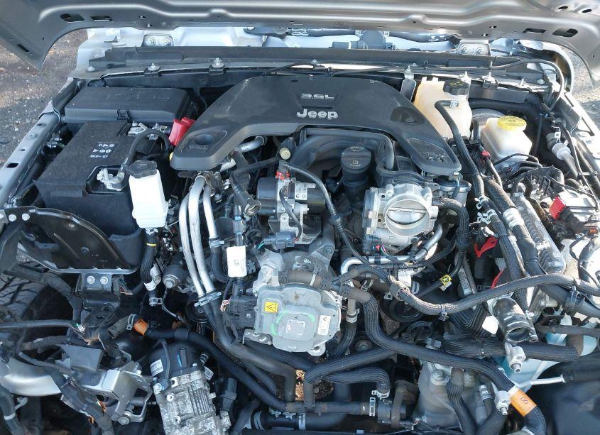 Photo 10 of 2020 Jeep Wrangler UNLIMITED SAHARA 4X4 (VIN 1C4HJXEGXLW193547)