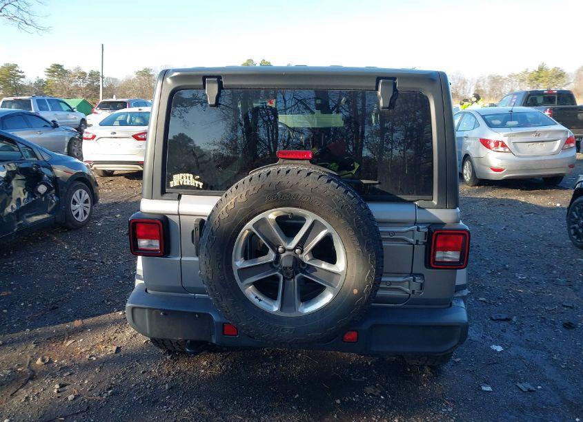 Photo 16 of 2020 Jeep Wrangler UNLIMITED SAHARA 4X4 (VIN 1C4HJXEGXLW193547)
