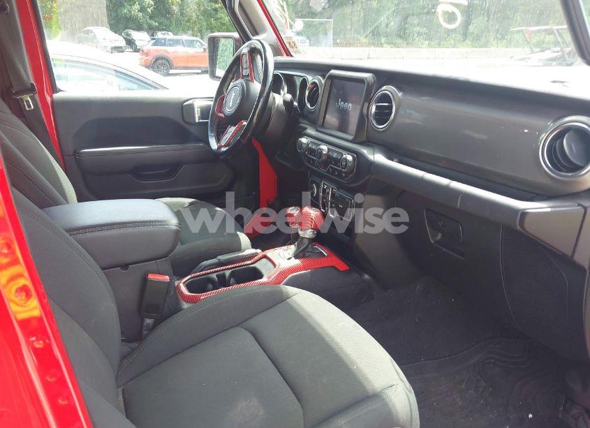 Photo 5 of 2021 Jeep Wrangler UNLIMITED SAHARA 4X4 (VIN 1C4HJXEGXMW631033)