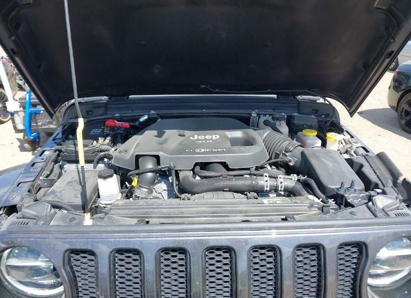 Photo 10 of 2020 Jeep Wrangler UNLIMITED SAHARA ALTITUDE 4X4 (VIN 1C4HJXEM3LW336943)