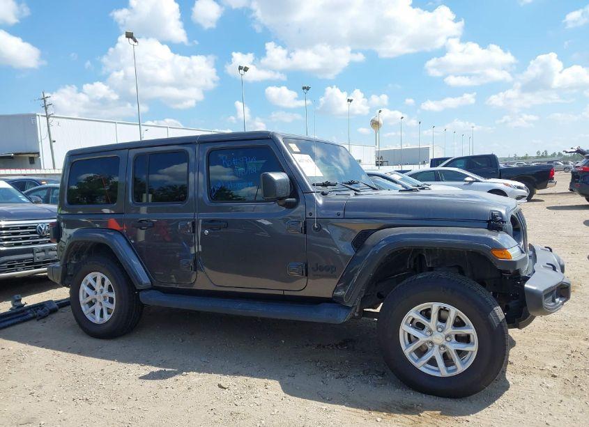 Photo 13 of 2020 Jeep Wrangler UNLIMITED SAHARA ALTITUDE 4X4 (VIN 1C4HJXEM3LW336943)