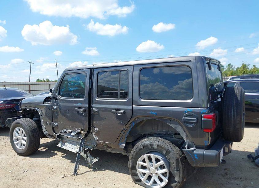 Photo 14 of 2020 Jeep Wrangler UNLIMITED SAHARA ALTITUDE 4X4 (VIN 1C4HJXEM3LW336943)