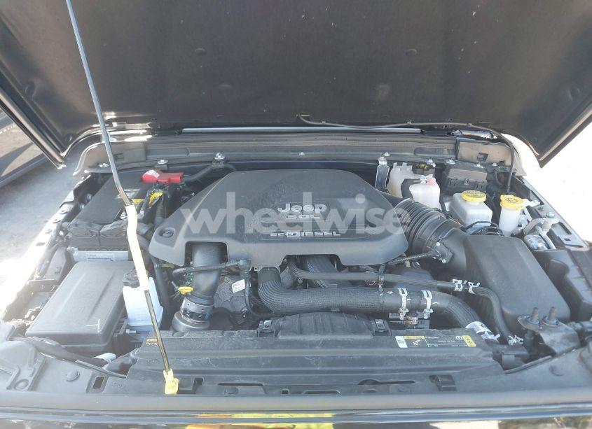 Photo 10 of 2021 Jeep Wrangler UNLIMITED SAHARA 4X4 (VIN 1C4HJXEM9MW669925)