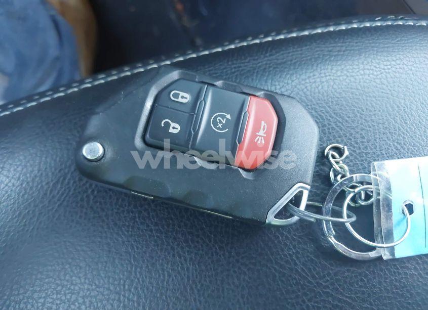 Photo 11 of 2021 Jeep Wrangler UNLIMITED SAHARA 4X4 (VIN 1C4HJXEM9MW669925)