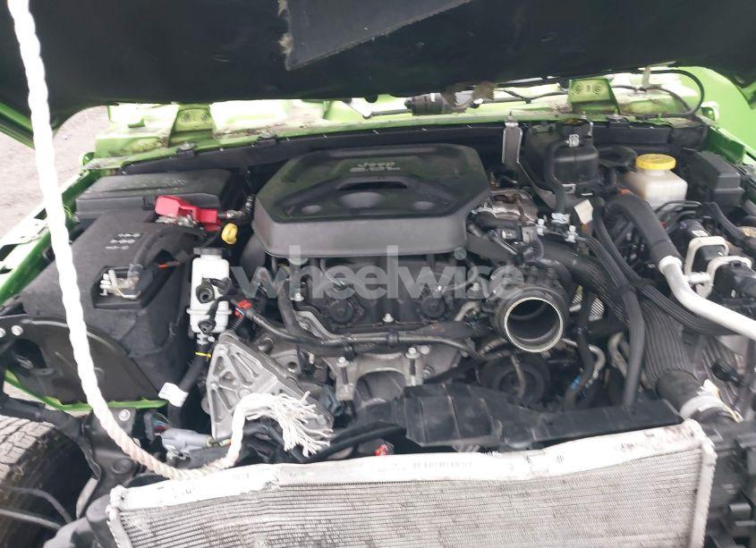 Photo 10 of 2018 Jeep Wrangler UNLIMITED SAHARA 4X4 (VIN 1C4HJXEN0JW285357)