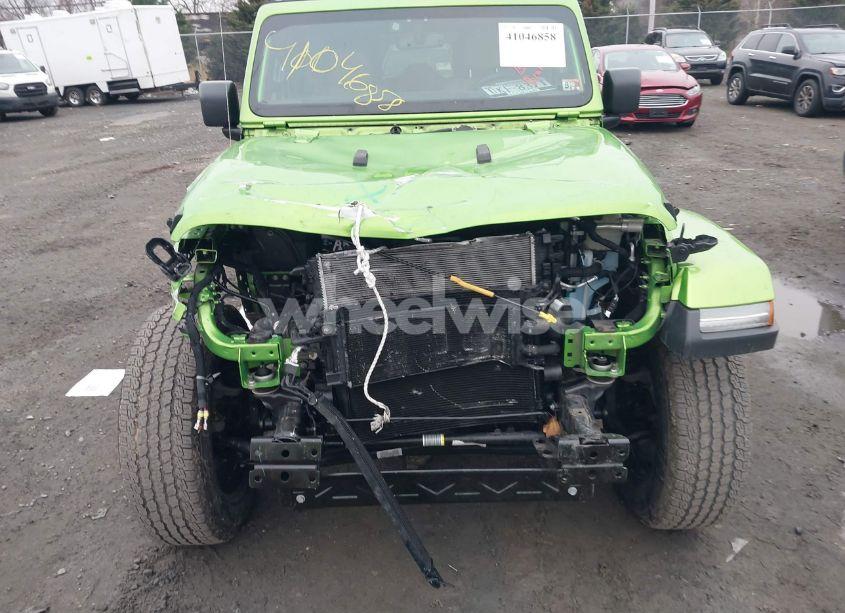 Photo 13 of 2018 Jeep Wrangler UNLIMITED SAHARA 4X4 (VIN 1C4HJXEN0JW285357)