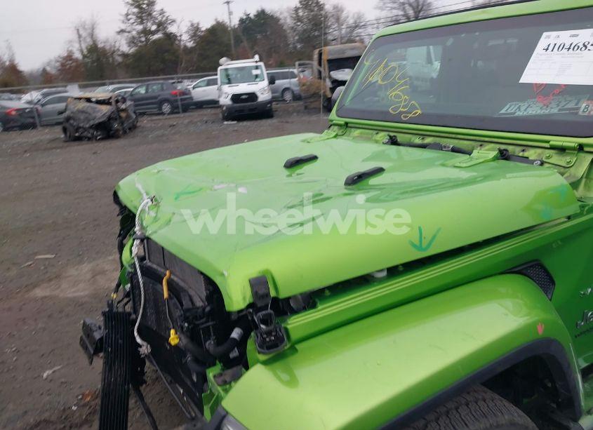 Photo 6 of 2018 Jeep Wrangler UNLIMITED SAHARA 4X4 (VIN 1C4HJXEN0JW285357)