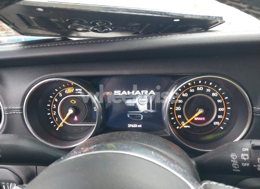 Photo 7 of 2018 Jeep Wrangler UNLIMITED SAHARA 4X4 (VIN 1C4HJXEN0JW285357)