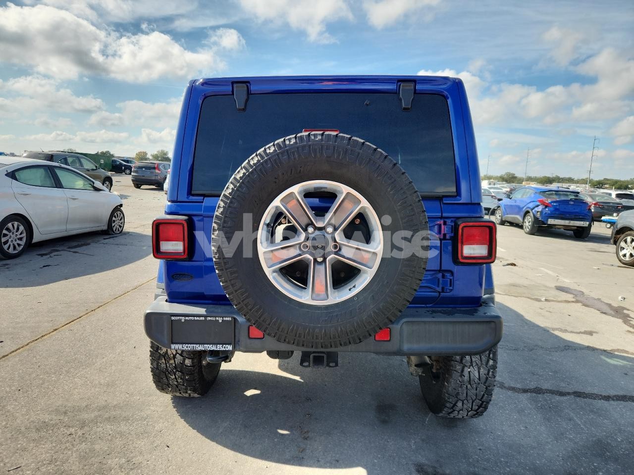 Photo 6 of 2018 JEEP WRANGLER UNLIMITED SAHARA (VIN 1C4HJXEN0JW325078)