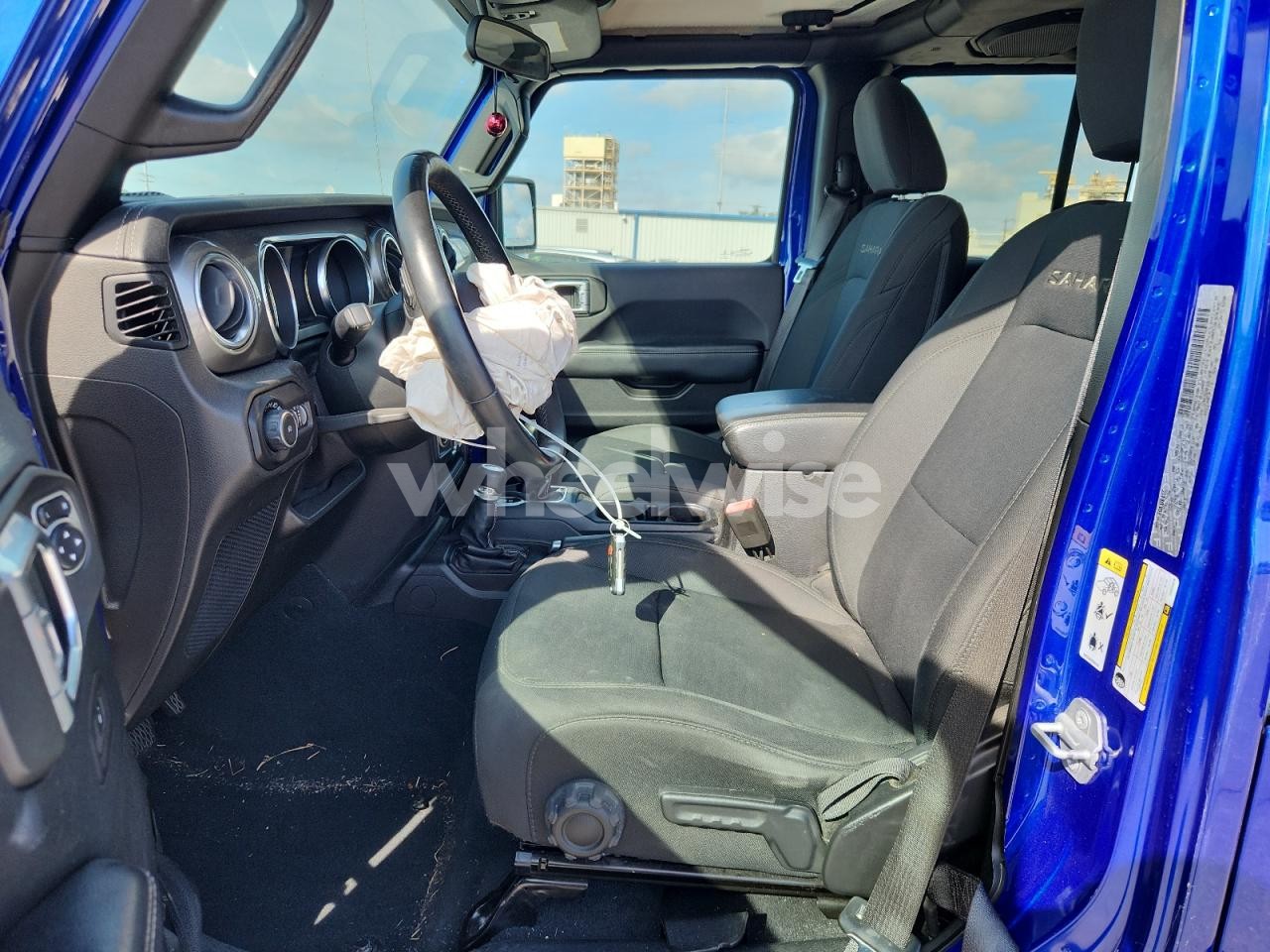 Photo 7 of 2018 JEEP WRANGLER UNLIMITED SAHARA (VIN 1C4HJXEN0JW325078)