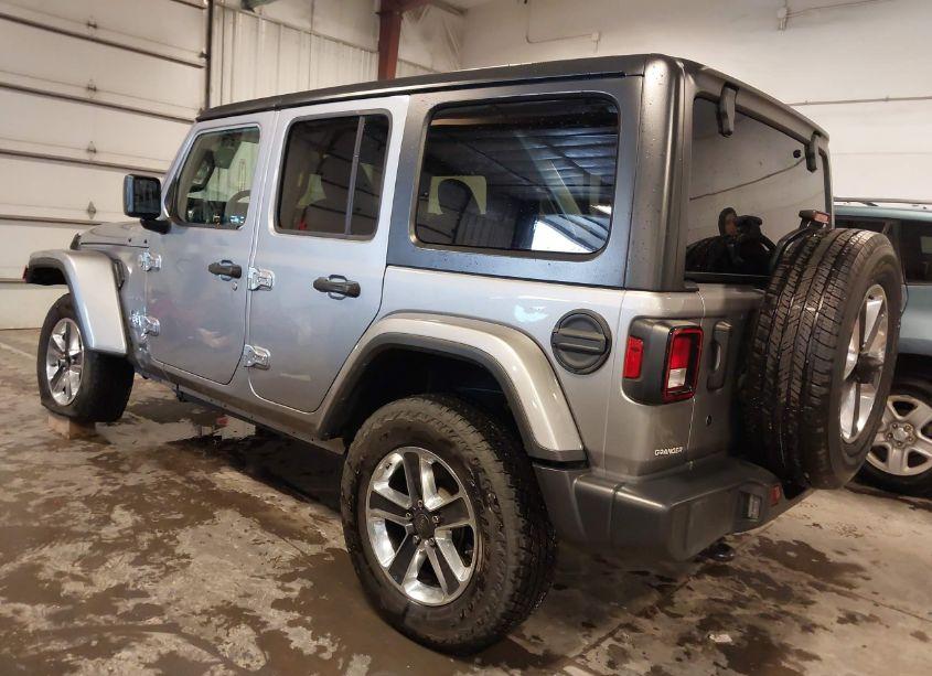 Photo 3 of 2019 Jeep Wrangler UNLIMITED SAHARA 4X4 (VIN 1C4HJXEN0KW527985)