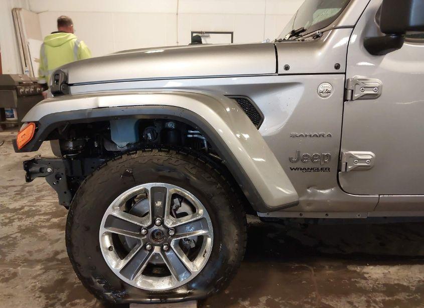 Photo 6 of 2019 Jeep Wrangler UNLIMITED SAHARA 4X4 (VIN 1C4HJXEN0KW527985)