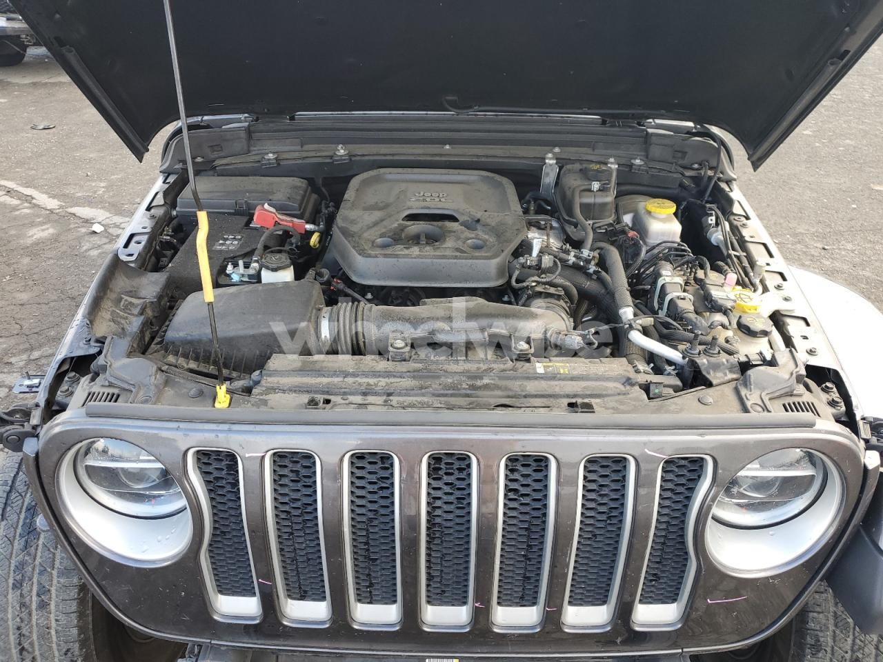 Photo 11 of 2020 JEEP WRANGLER UNLIMITED SAHARA (VIN 1C4HJXEN0LW203954)