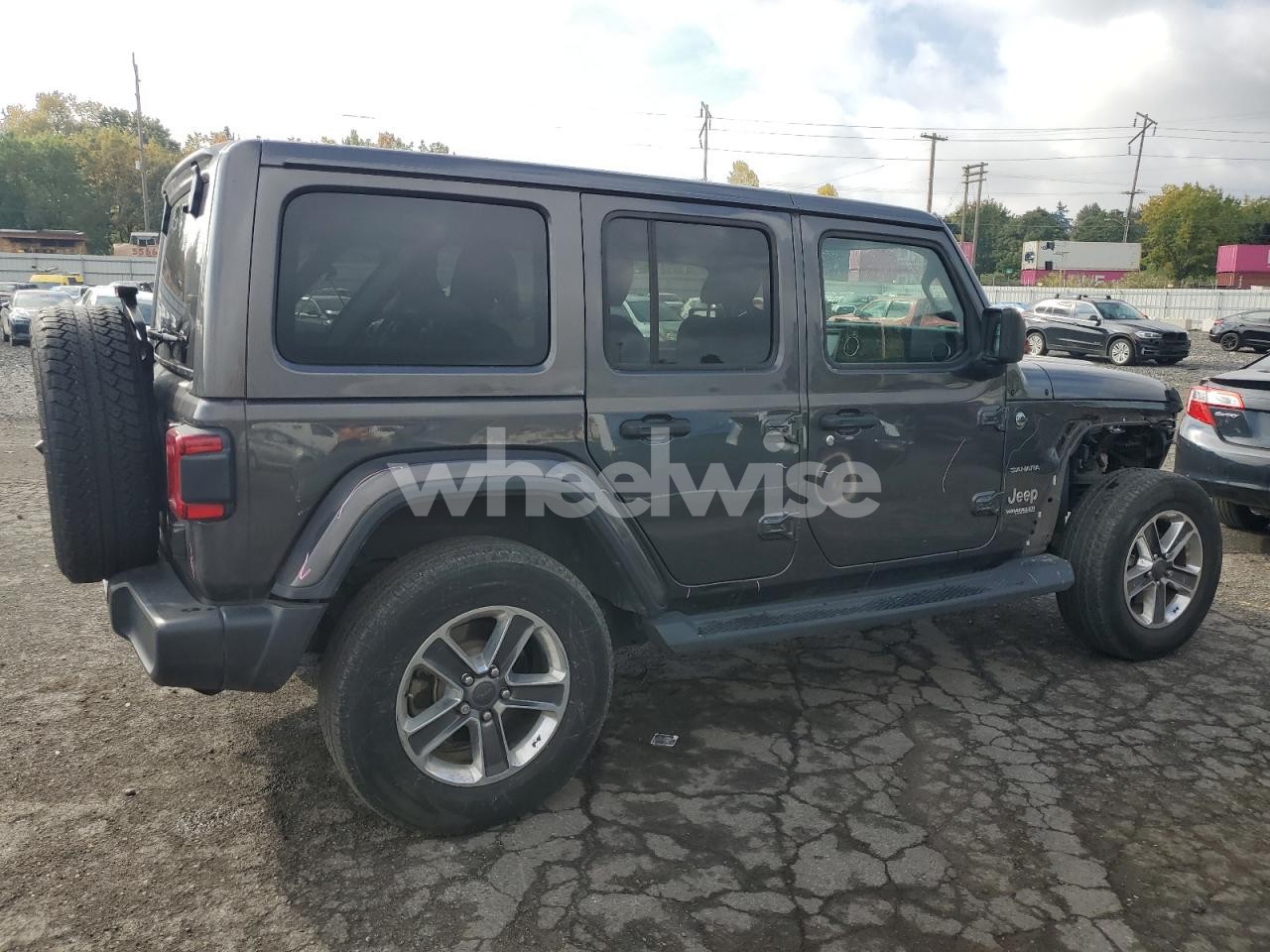 Photo 3 of 2020 JEEP WRANGLER UNLIMITED SAHARA (VIN 1C4HJXEN0LW203954)