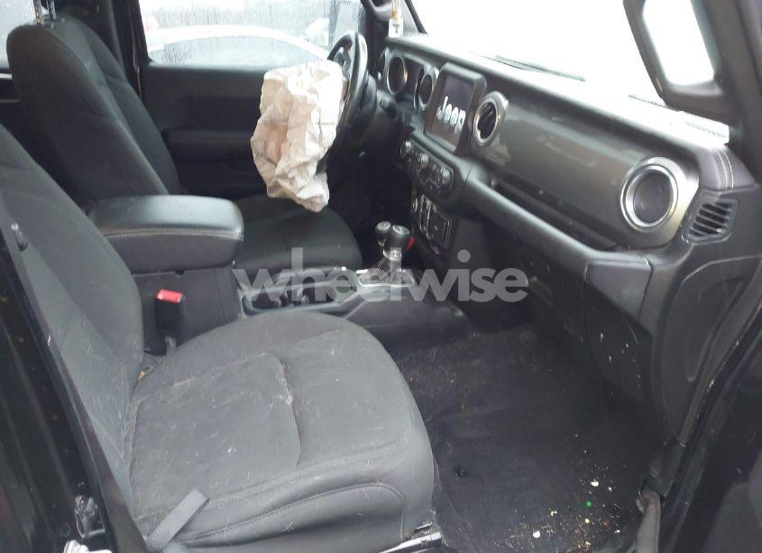 Photo 5 of 2021 Jeep Wrangler UNLIMITED SAHARA 4X4 (VIN 1C4HJXEN0MW502118)