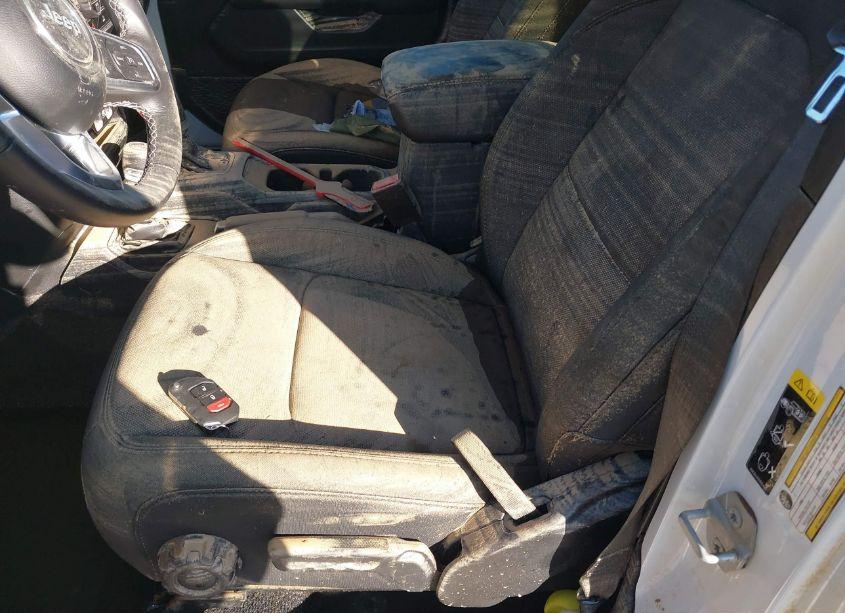 Photo 13 of 2021 Jeep Wrangler UNLIMITED SAHARA 4X4 (VIN 1C4HJXEN0MW815489)