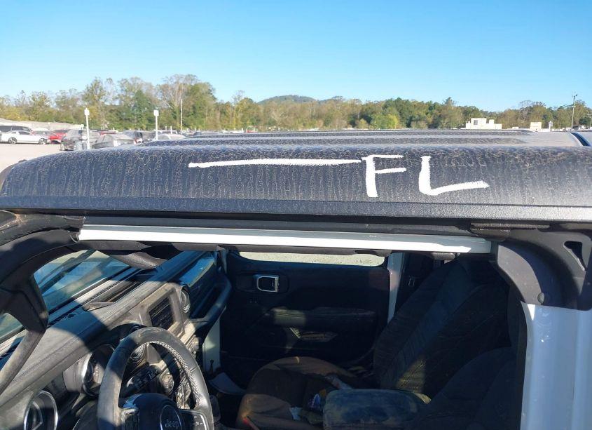 Photo 6 of 2021 Jeep Wrangler UNLIMITED SAHARA 4X4 (VIN 1C4HJXEN0MW815489)