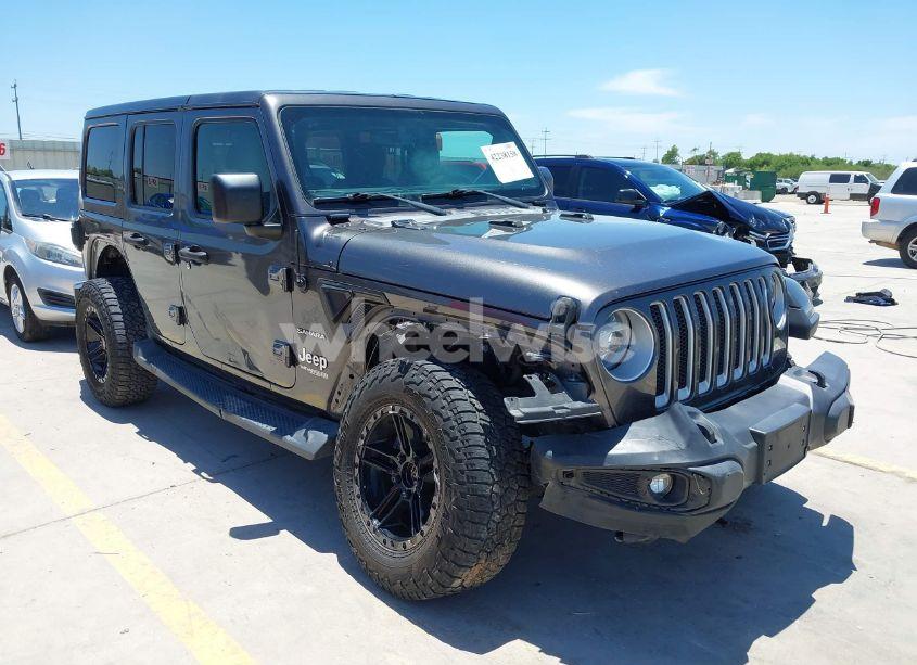 2018 Jeep Wrangler UNLIMITED SAHARA 4X4 (VIN 1C4HJXEN1JW236779) main photo