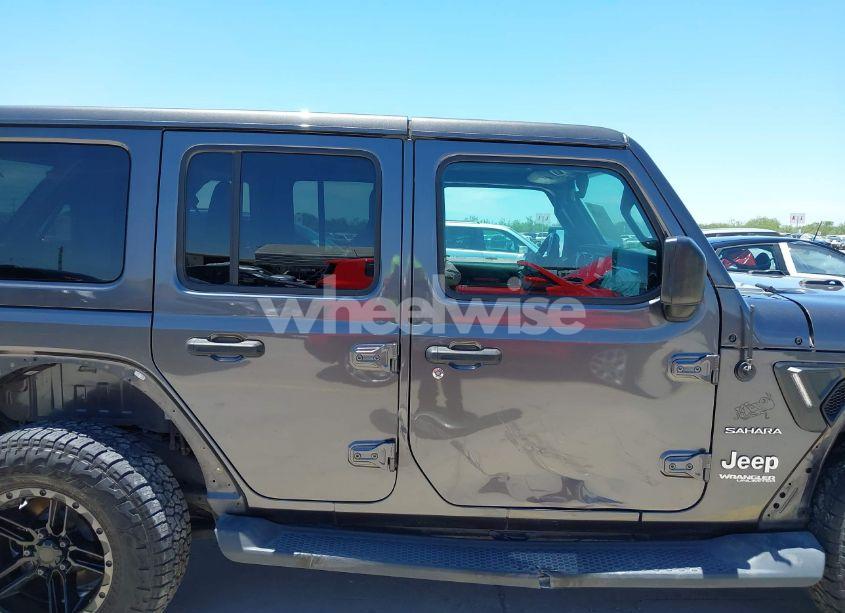 Photo 13 of 2018 Jeep Wrangler UNLIMITED SAHARA 4X4 (VIN 1C4HJXEN1JW236779)