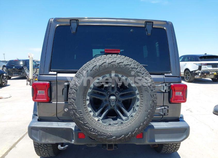 Photo 16 of 2018 Jeep Wrangler UNLIMITED SAHARA 4X4 (VIN 1C4HJXEN1JW236779)