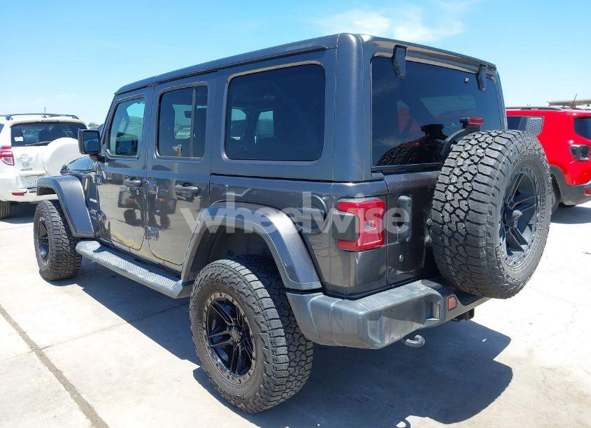 Photo 3 of 2018 Jeep Wrangler UNLIMITED SAHARA 4X4 (VIN 1C4HJXEN1JW236779)