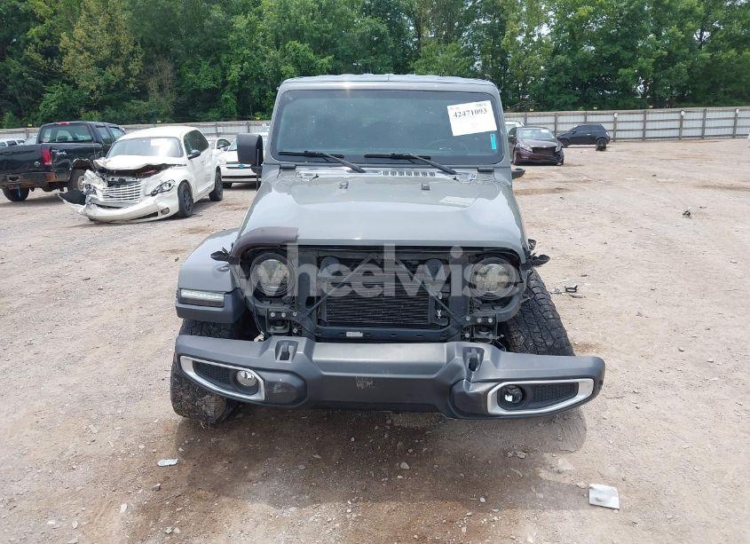 Photo 12 of 2018 Jeep Wrangler UNLIMITED SAHARA 4X4 (VIN 1C4HJXEN1JW320942)