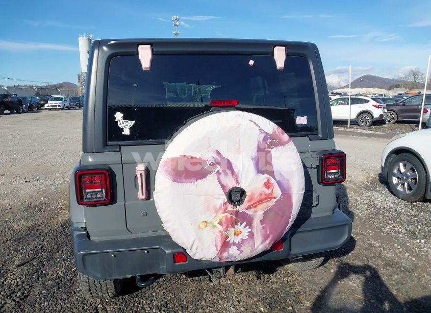 Photo 16 of 2019 Jeep Wrangler UNLIMITED SAHARA 4X4 (VIN 1C4HJXEN1KW524321)