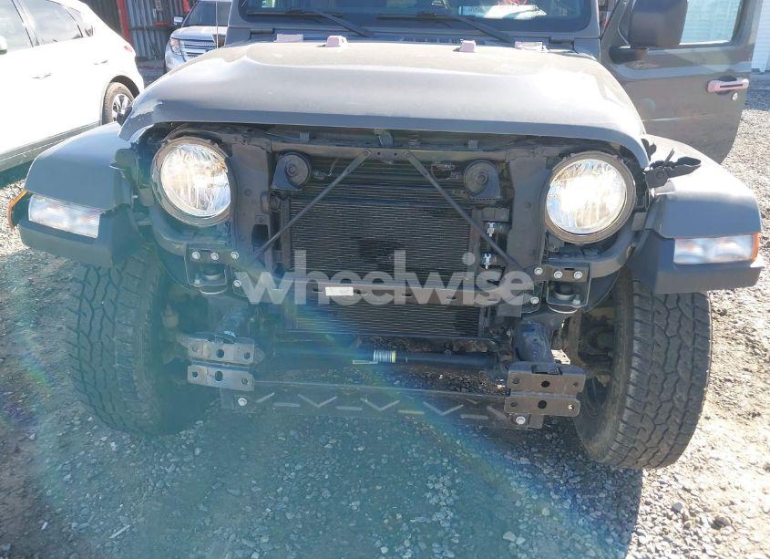 Photo 6 of 2019 Jeep Wrangler UNLIMITED SAHARA 4X4 (VIN 1C4HJXEN1KW524321)