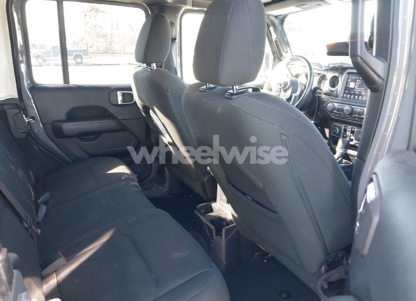 Photo 8 of 2019 Jeep Wrangler UNLIMITED SAHARA 4X4 (VIN 1C4HJXEN1KW524321)