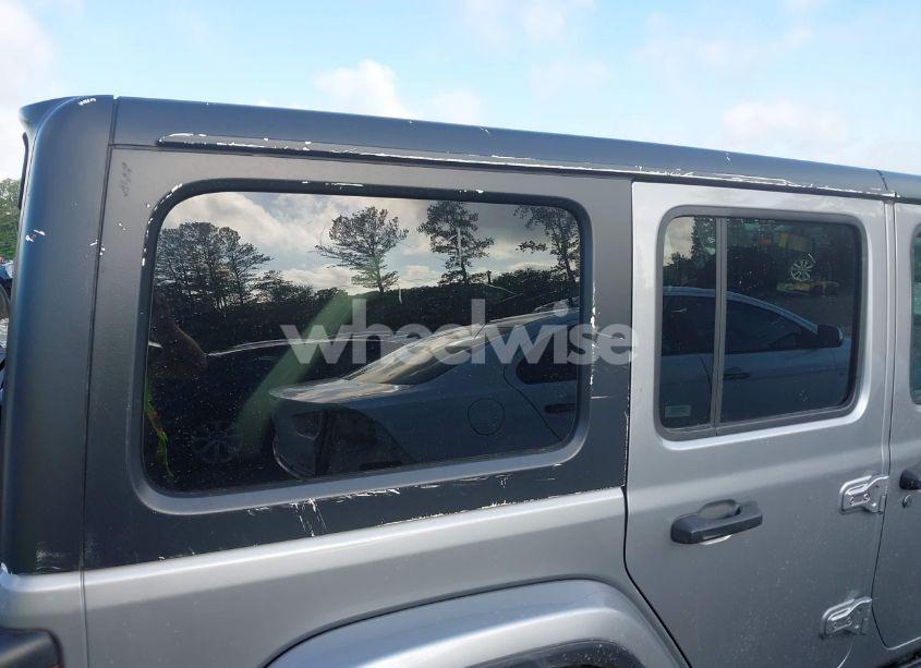 Photo 18 of 2020 Jeep Wrangler UNLIMITED SAHARA 4X4 (VIN 1C4HJXEN1LW204563)