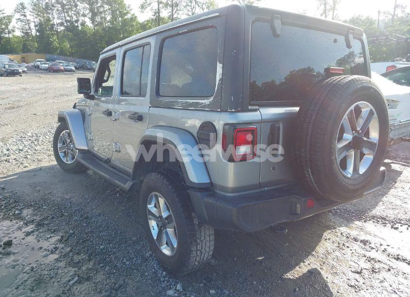 Photo 3 of 2020 Jeep Wrangler UNLIMITED SAHARA 4X4 (VIN 1C4HJXEN1LW204563)