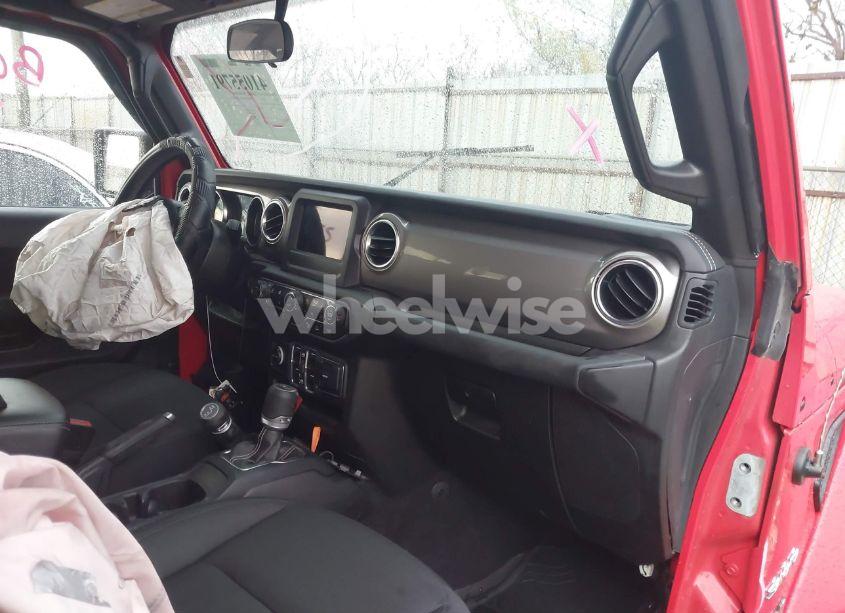 Photo 5 of 2021 Jeep Wrangler UNLIMITED SAHARA (VIN 1C4HJXEN1MW632456)