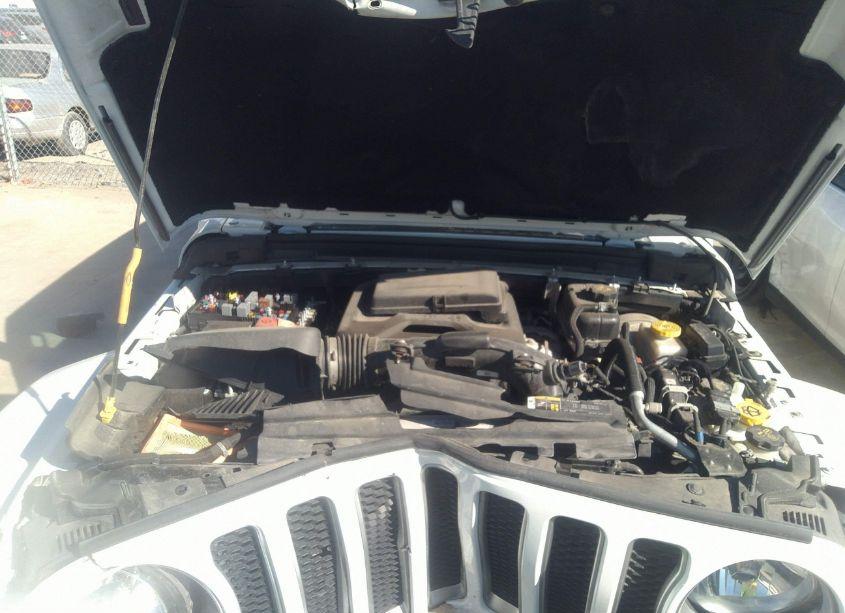 Photo 10 of 2018 Jeep Wrangler UNLIMITED SAHARA 4X4 (VIN 1C4HJXEN2JW295808)