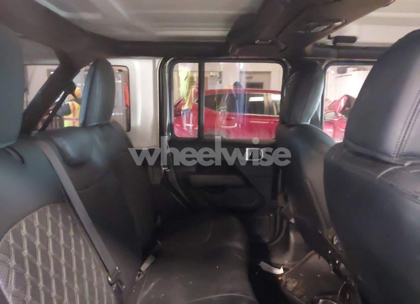 Photo 8 of 2019 Jeep Wrangler UNLIMITED SAHARA 4X4 (VIN 1C4HJXEN2KW594605)